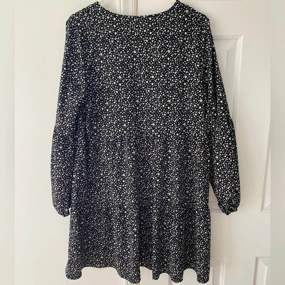 Women's Long Sleeve V Neck Loose Fit Dress - Picture 2 of 4